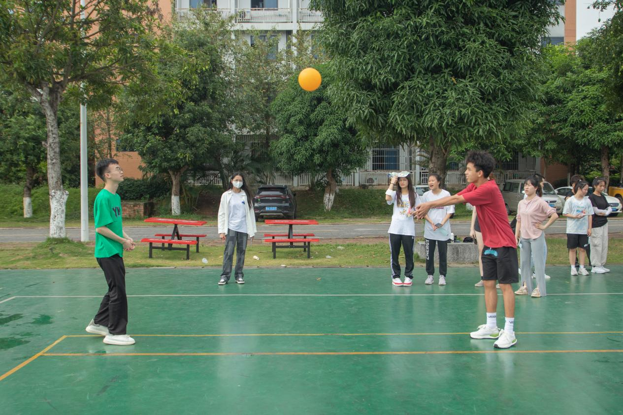 參賽團隊完成體育運動挑戰(zhàn)