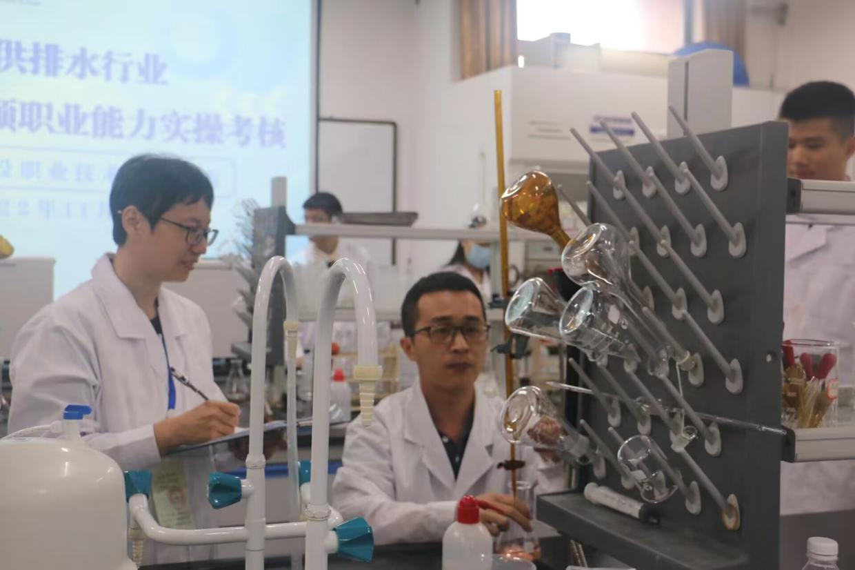 考評員對學員進行專項職業(yè)能力考核