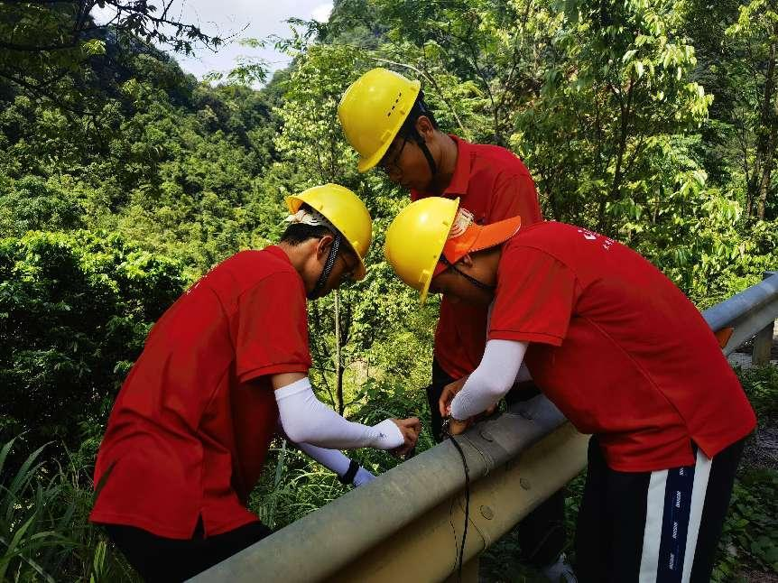 實(shí)地檢測(cè)鋼制護(hù)欄
