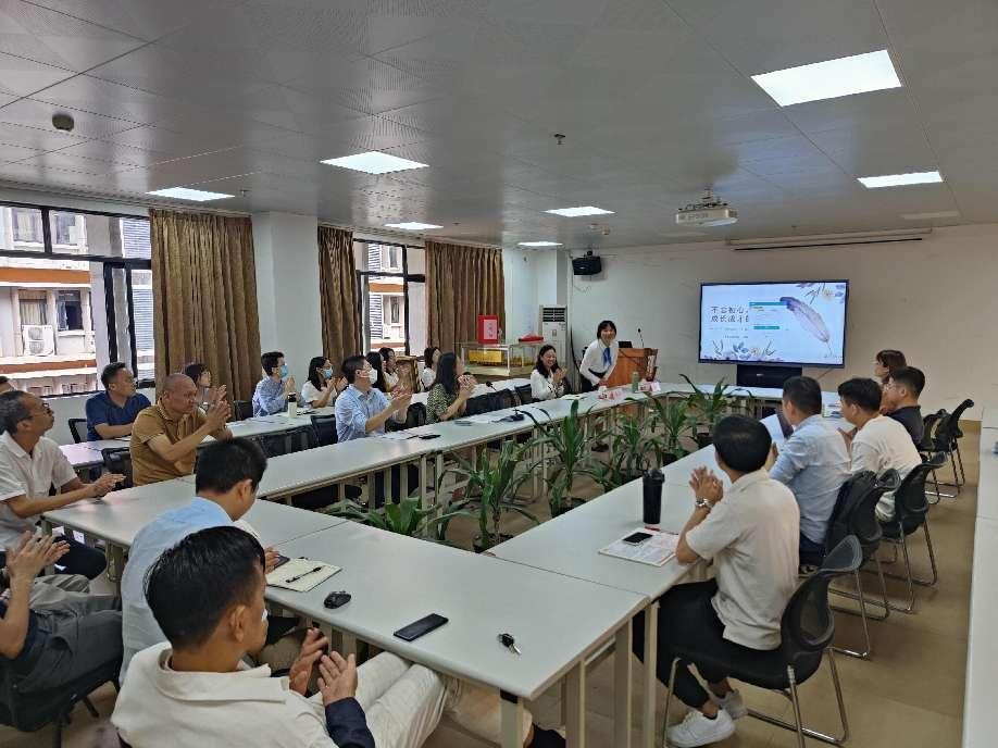 設(shè)備與環(huán)境學(xué)院全體教師熱烈歡迎龐毅玲老師做主題巡講