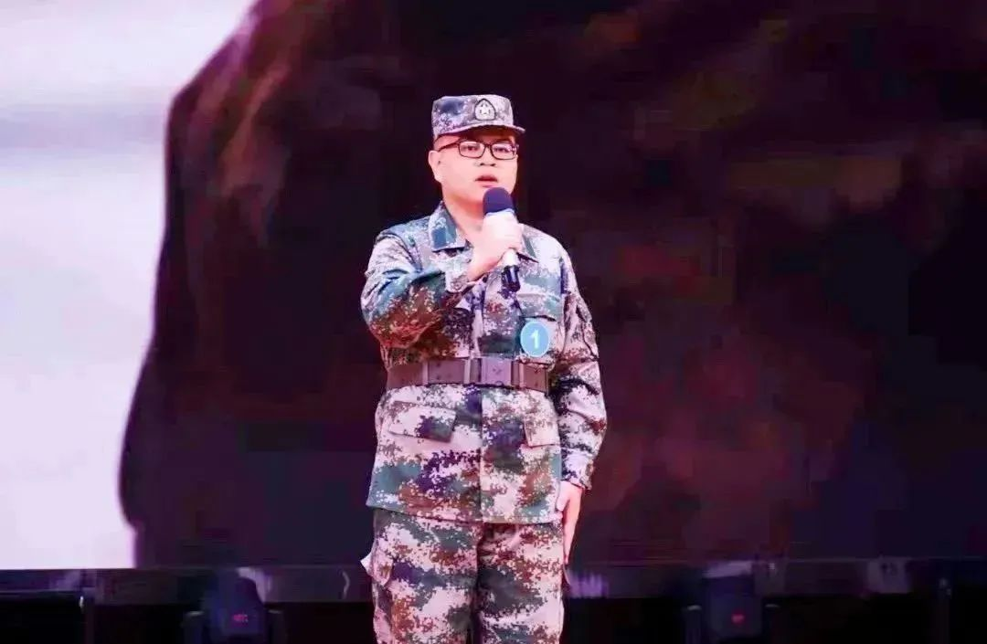 林棟同學(xué)在決賽演講中